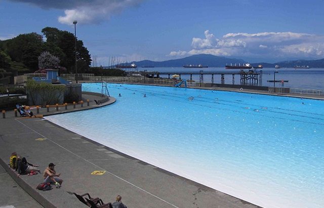 Ghé thăm bãi biển Kitsilano nổi tiếng nhất Vancouver