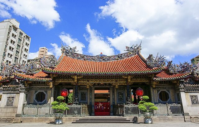 Đền Long Sơn – “Thỏi nam châm” “hút” khách ở Đài Bắc