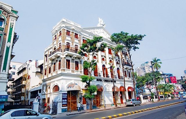 Nhà hát Opera Hoàng Gia nơi thưởng thức nghệ thuật tuyệt vời ở Mumbai