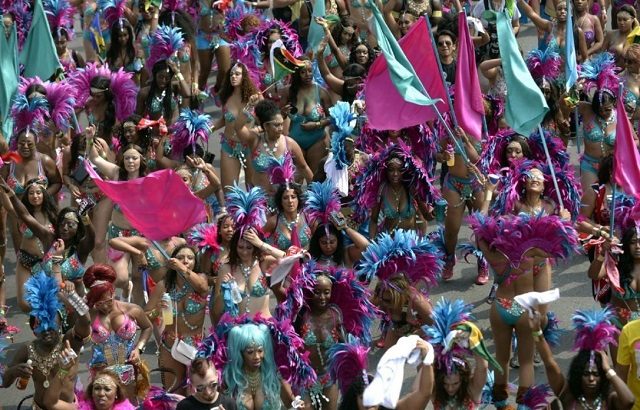 Cuồng nhiệt với lễ hội hóa trang lớn nhất ở Canada