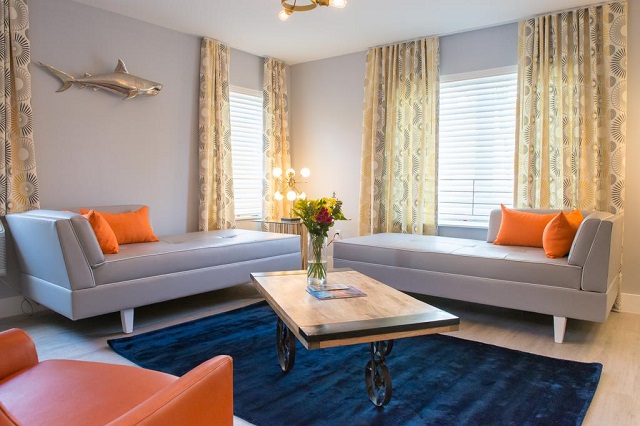 Khu vực tiếp khách trong phòng nghỉ rất rộng rãi và tiện nghi